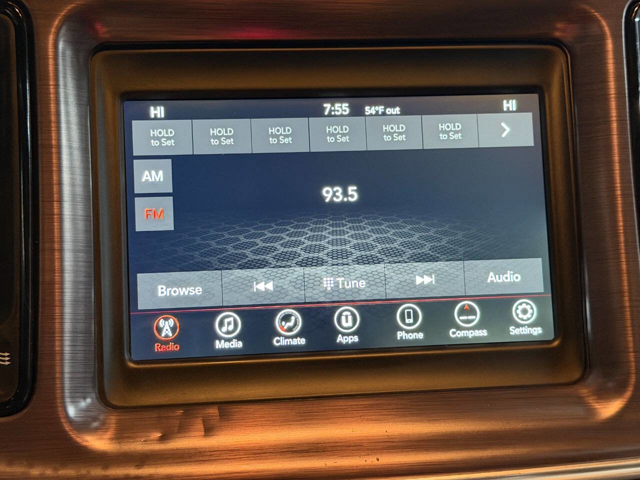 Used 2018 Dodge Challenger SXT image 28