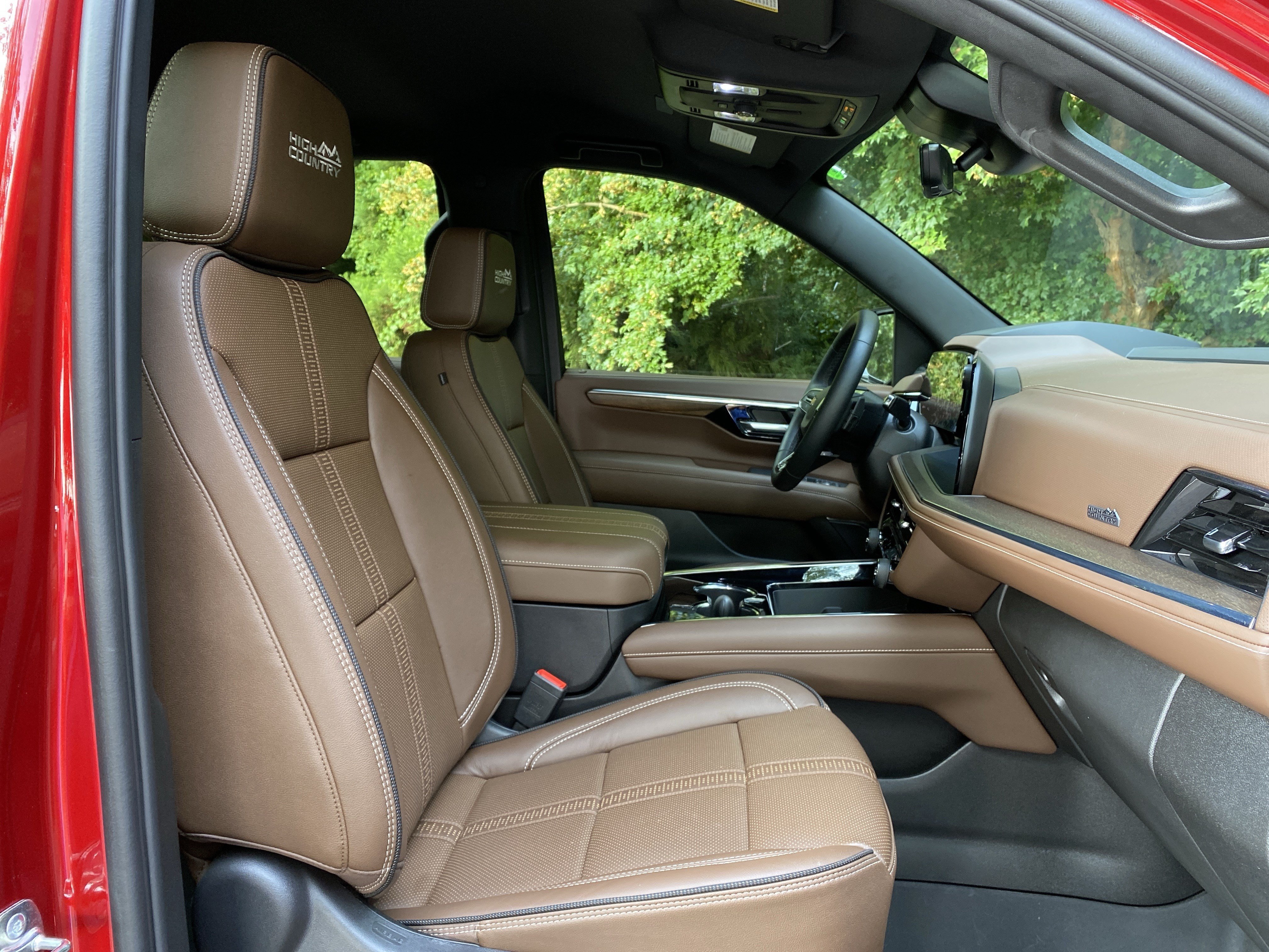 Used 2025 Chevrolet Tahoe High Country AWD/4WD image 37