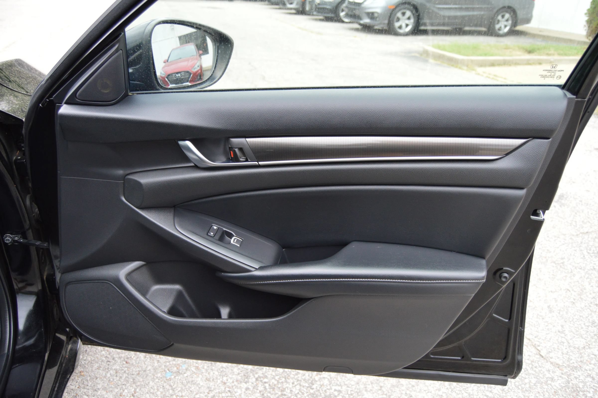 Used 2018 Honda Accord Sport image 24