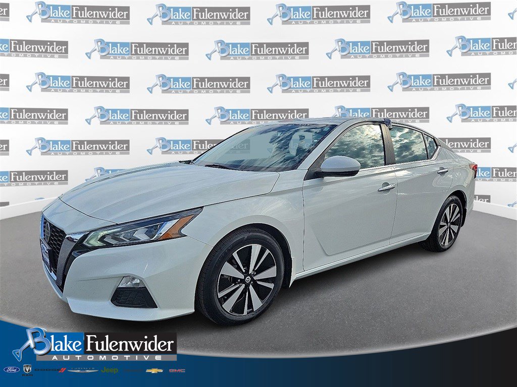 Used 2022 Nissan Altima 2.5 SV w/ SV Premium Package