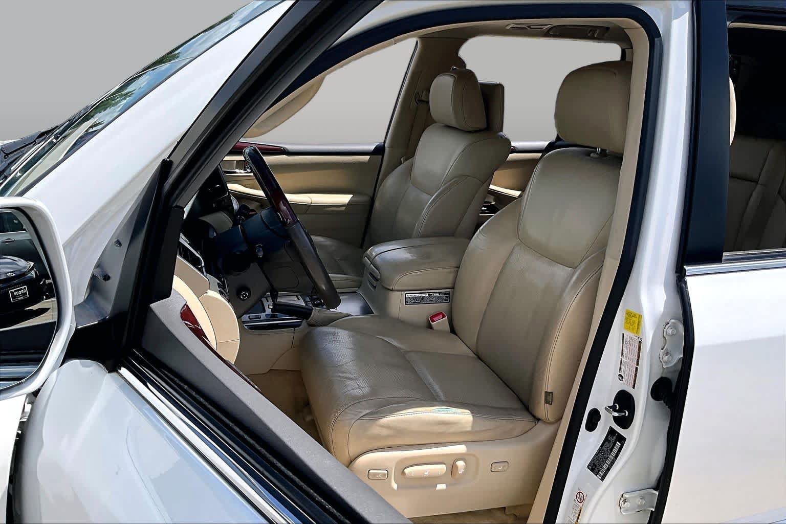 Used 2014 Lexus LX 570 4WD image 7