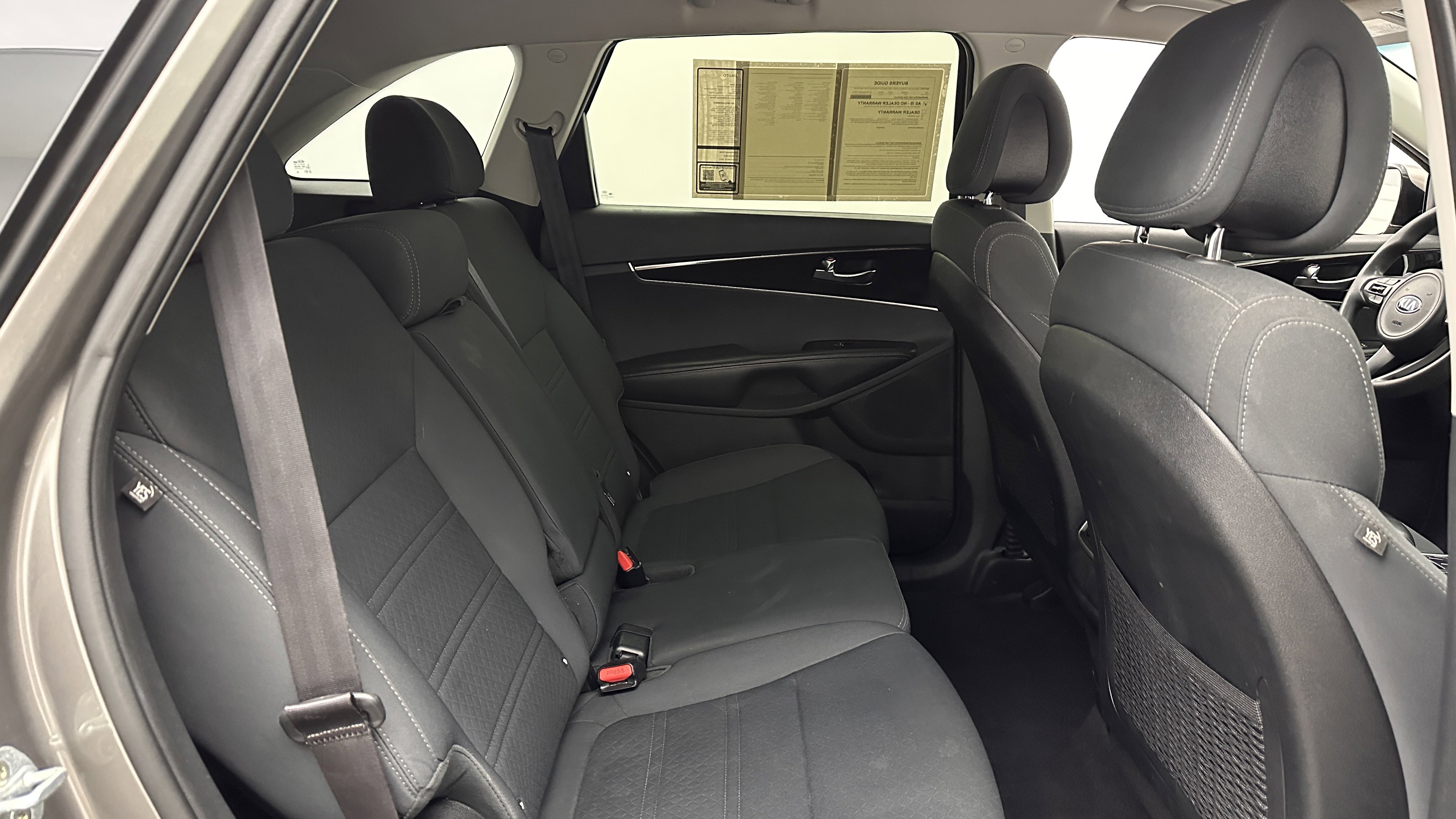 Used 2016 Kia Sorento LX image 28