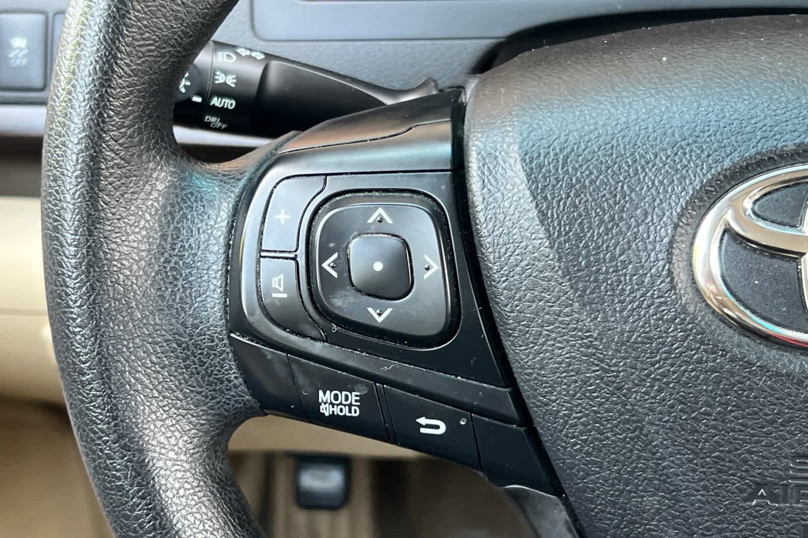 Used 2015 Toyota Camry LE FWD image 23