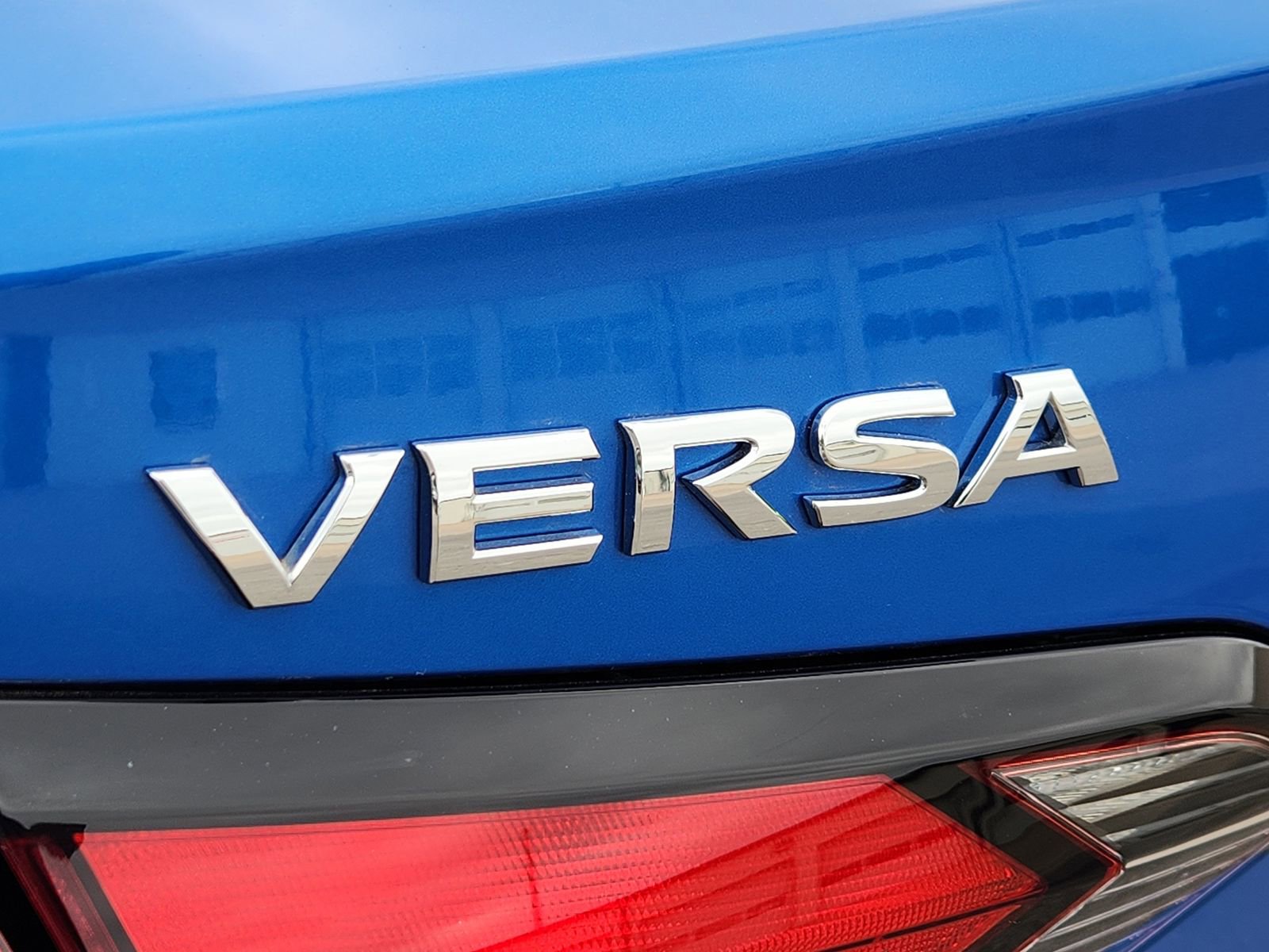 Used 2024 Nissan Versa S w/ Trunk Package FWD image 13
