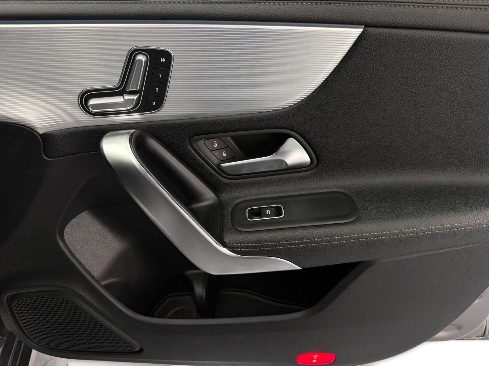 Used 2022 Mercedes-Benz CLA 250 image 22