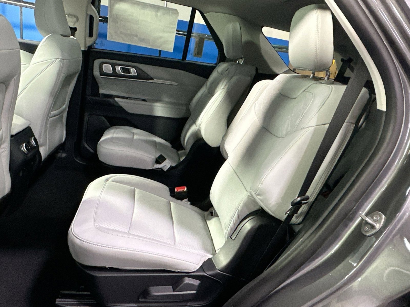 New 2026 Ford Explorer Platinum w/ LUX Leather Package image 33