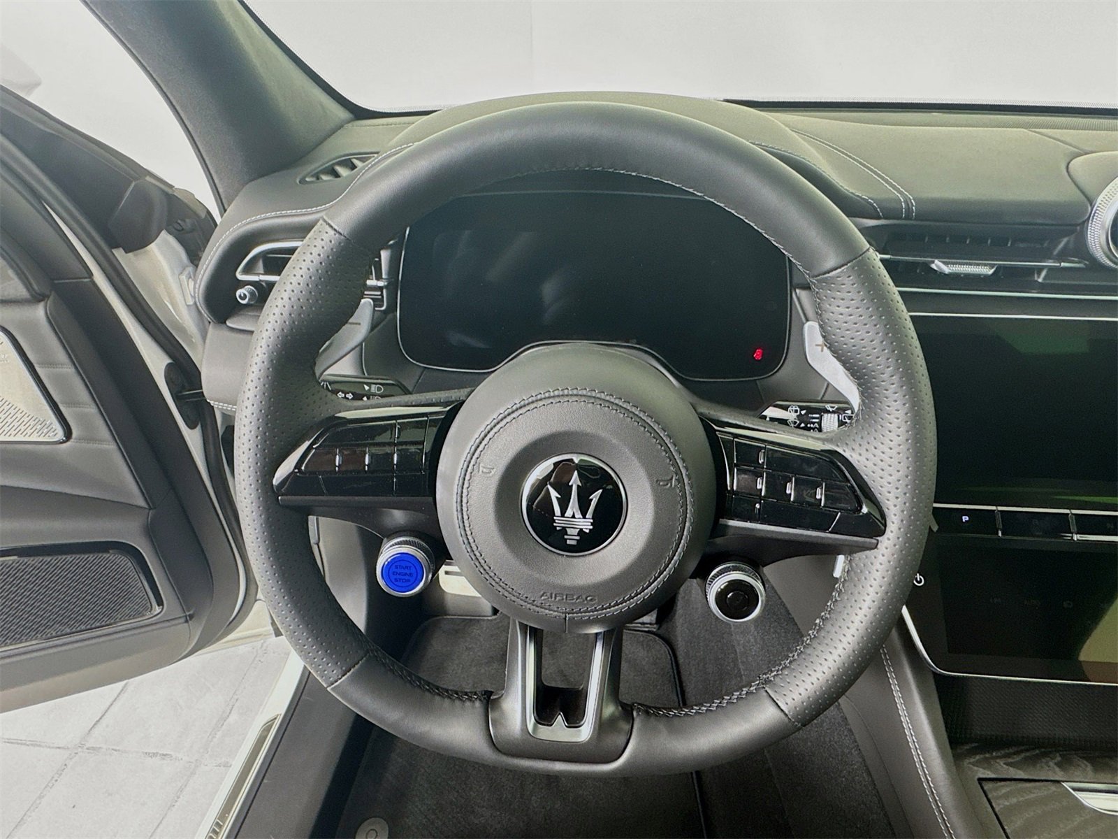 New 2026 Maserati Grecale Modena image 12