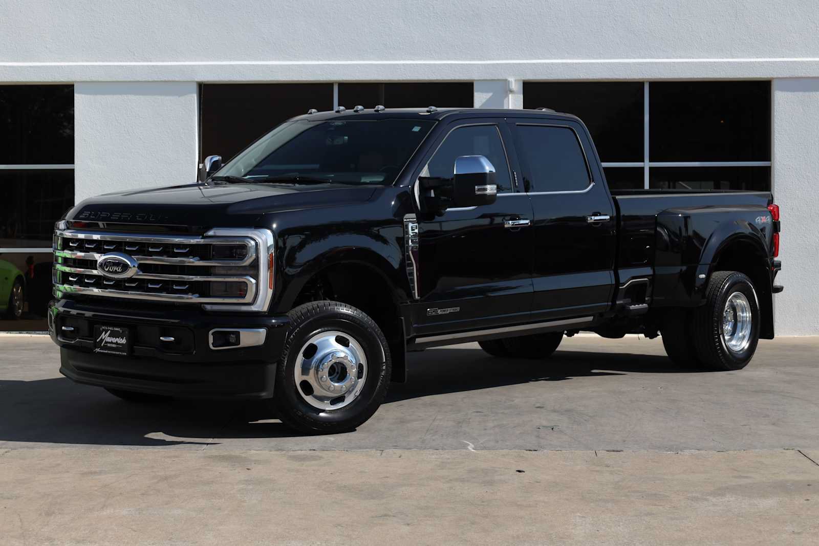 Used 2024 Ford F350 Platinum AWD/4WD image 1