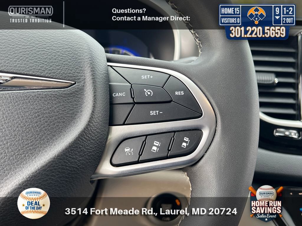 Used 2022 Chrysler Pacifica Touring-L FWD image 24