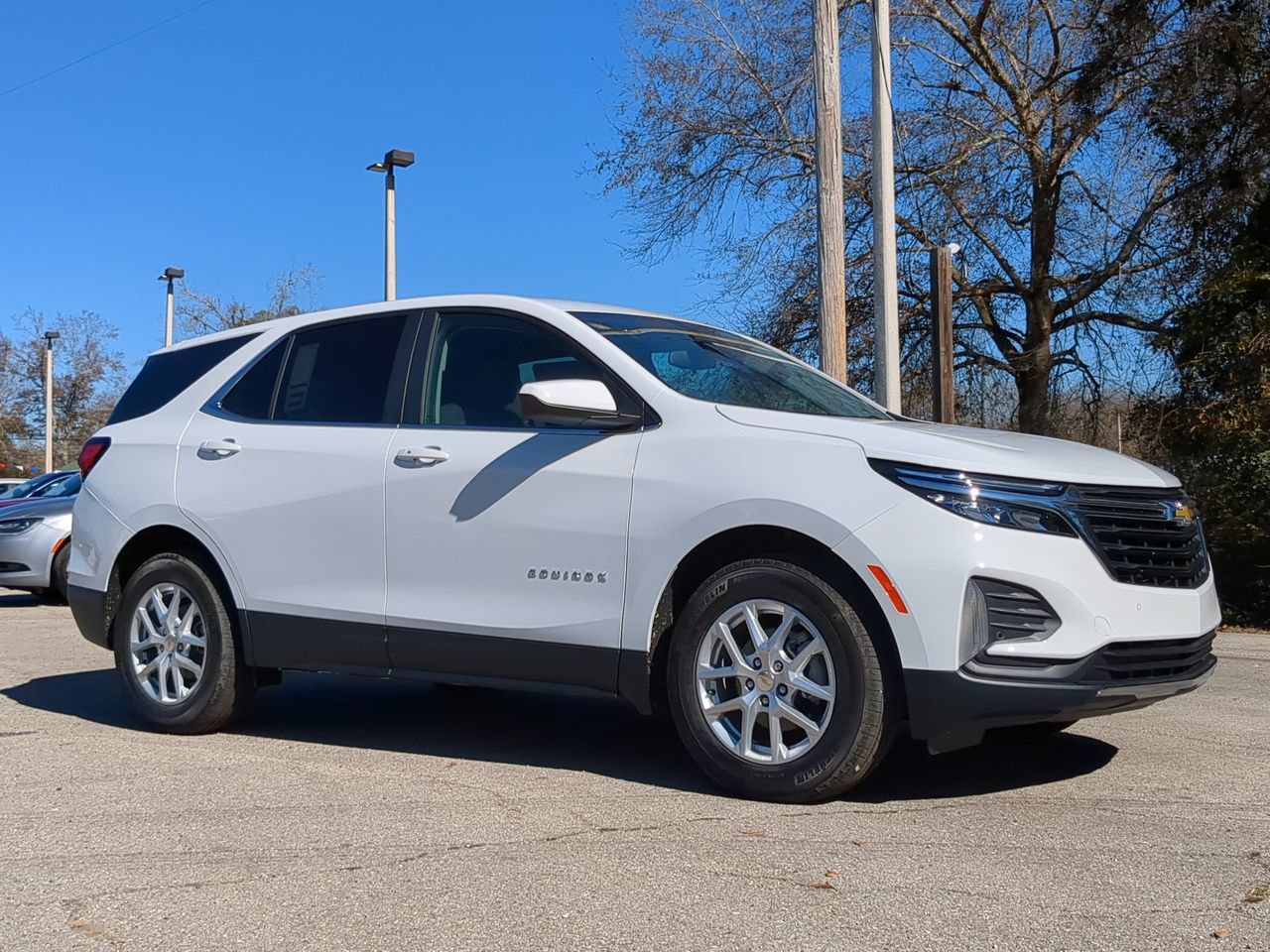 Used 2023 Chevrolet Equinox LT FWD image 2