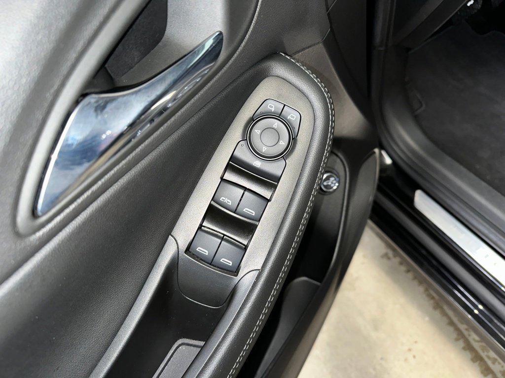 Certified 2023 Buick Encore GX Select w/ Sport Touring Package image 8