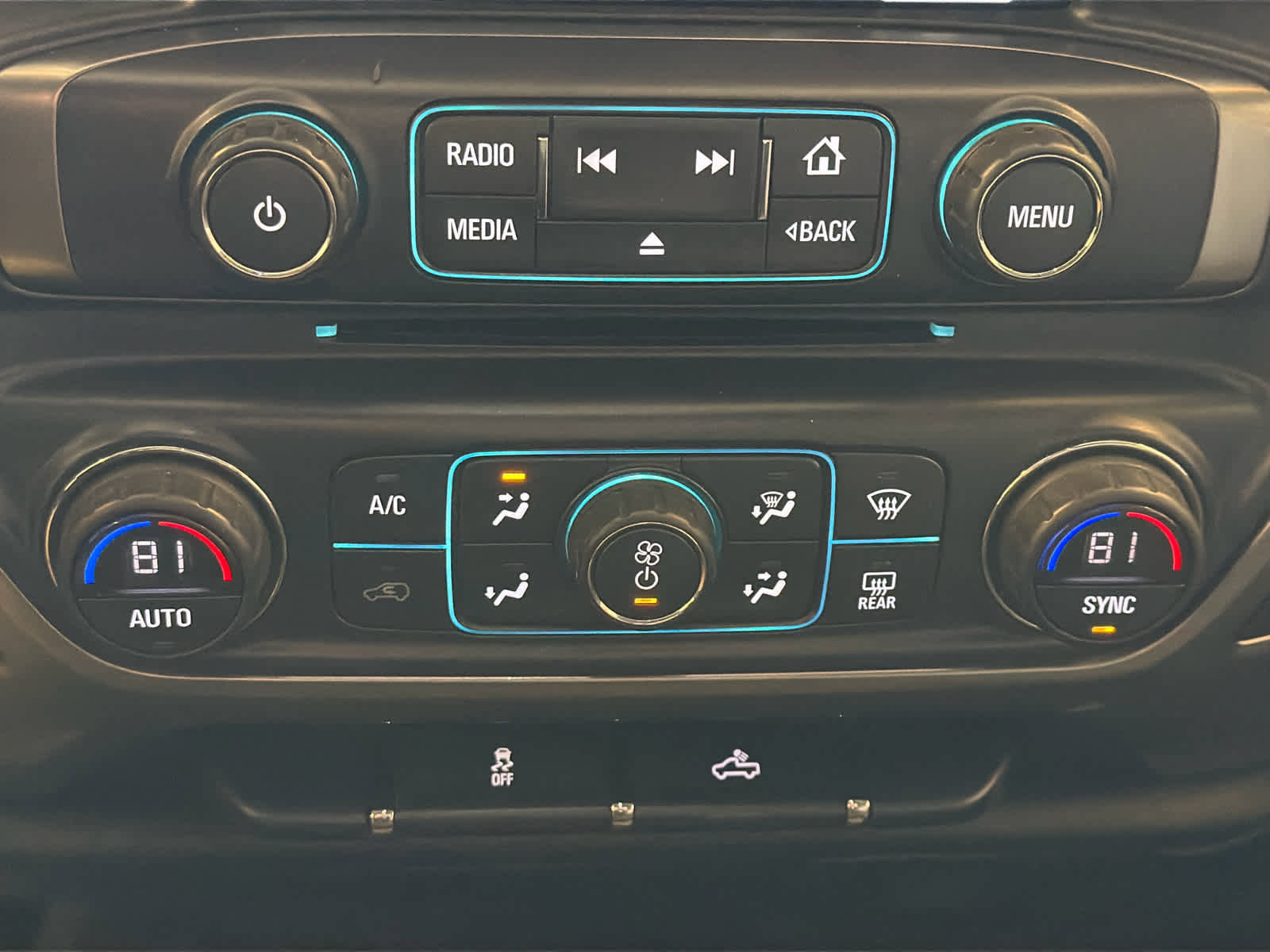 Used 2019 Chevrolet Silverado 2500 LTZ AWD/4WD image 48