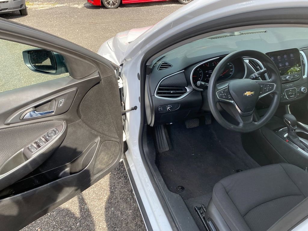 Used 2023 Chevrolet Malibu LS image 10