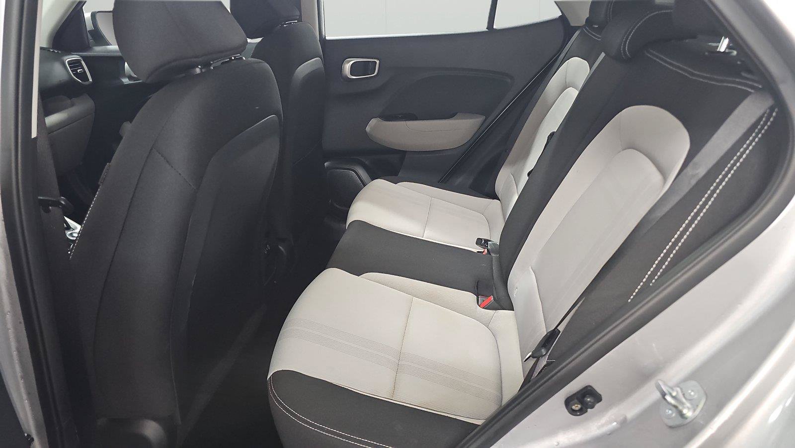 Certified 2025 Hyundai Venue SEL FWD image 11
