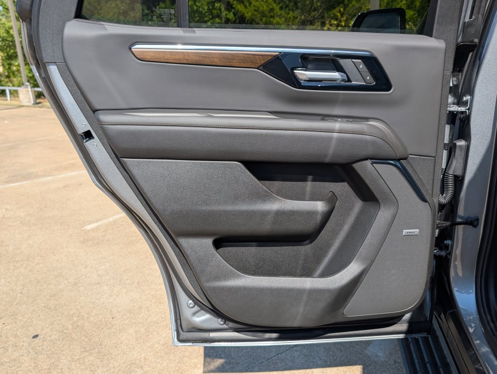 New 2026 Chevrolet Tahoe High Country RWD image 9