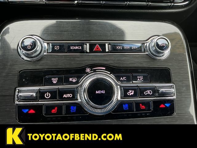 Used 2023 Lincoln Nautilus Reserve image 25