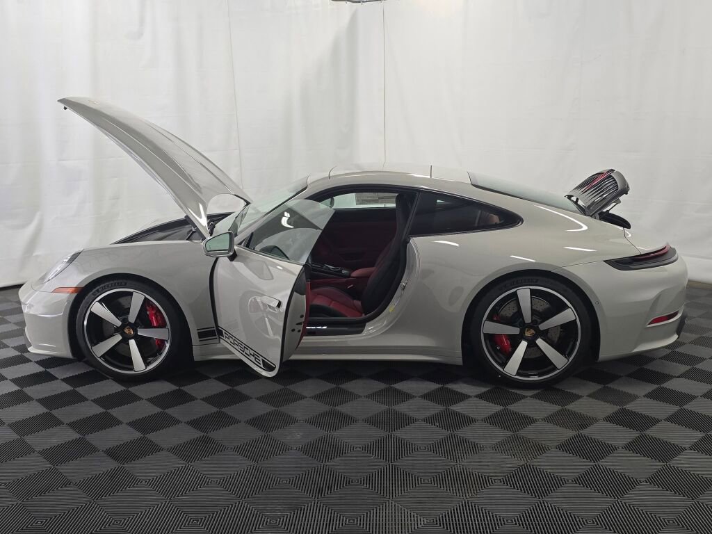 New 2026 Porsche 911 Carrera 4S image 13