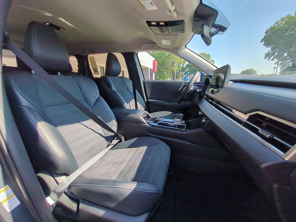 Used 2025 Mitsubishi Outlander SE AWD/4WD image 32