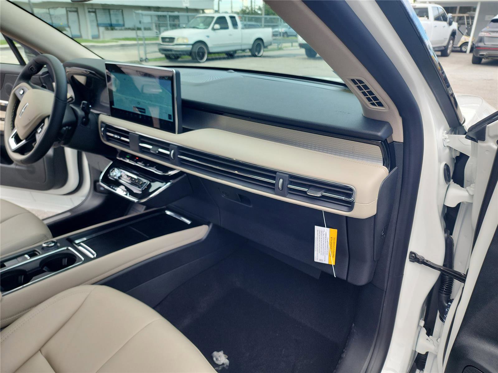 New 2026 Lincoln Corsair Premiere image 28