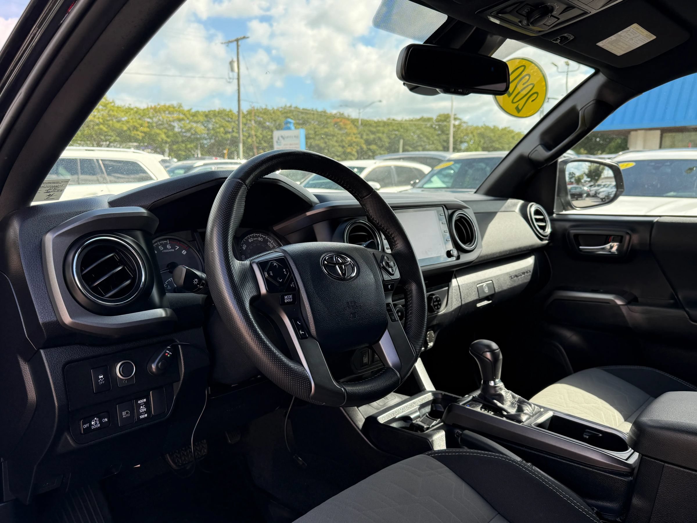 Used 2020 Toyota Tacoma TRD Off-Road w/ Technology Package AWD/4WD image 16