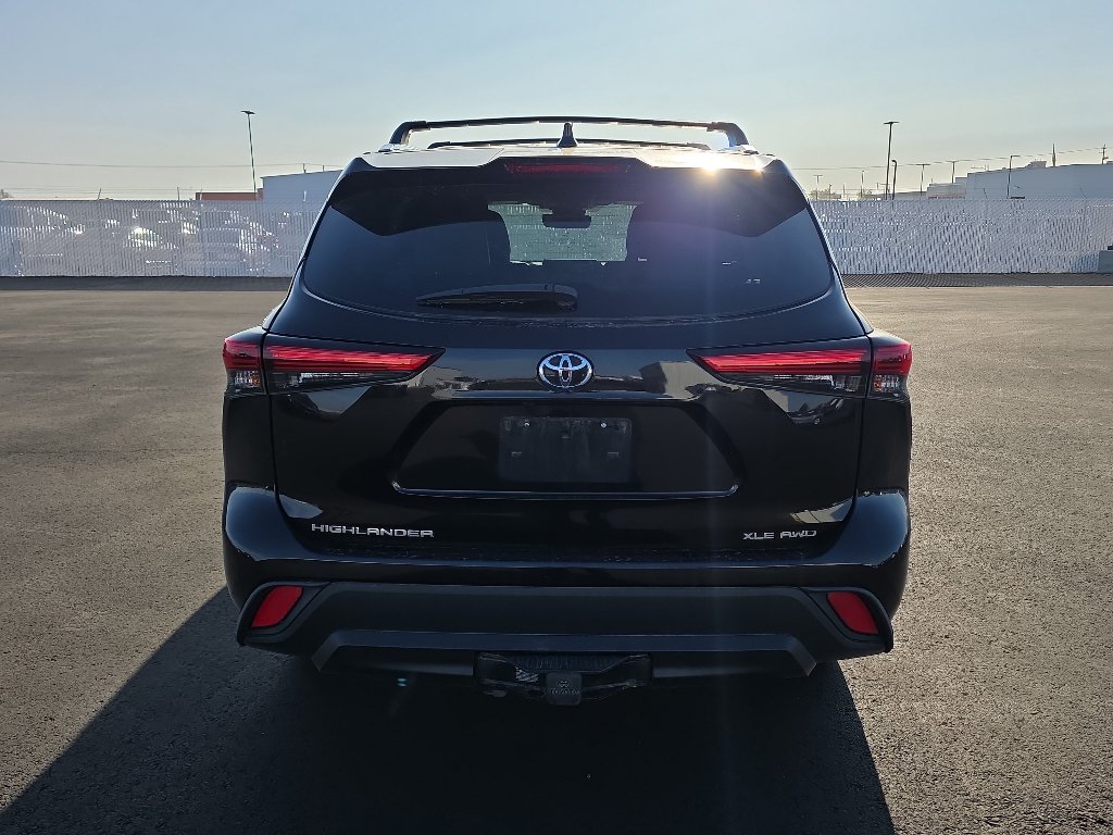 Certified 2021 Toyota Highlander XLE AWD/4WD image 7