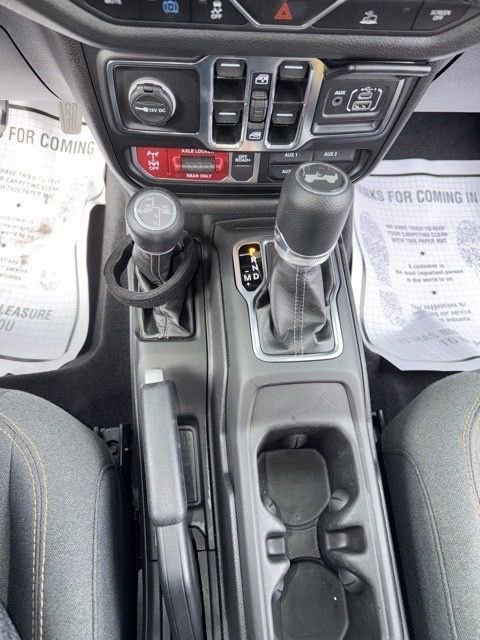 Used 2025 Jeep Wrangler Willys 4xe image 10