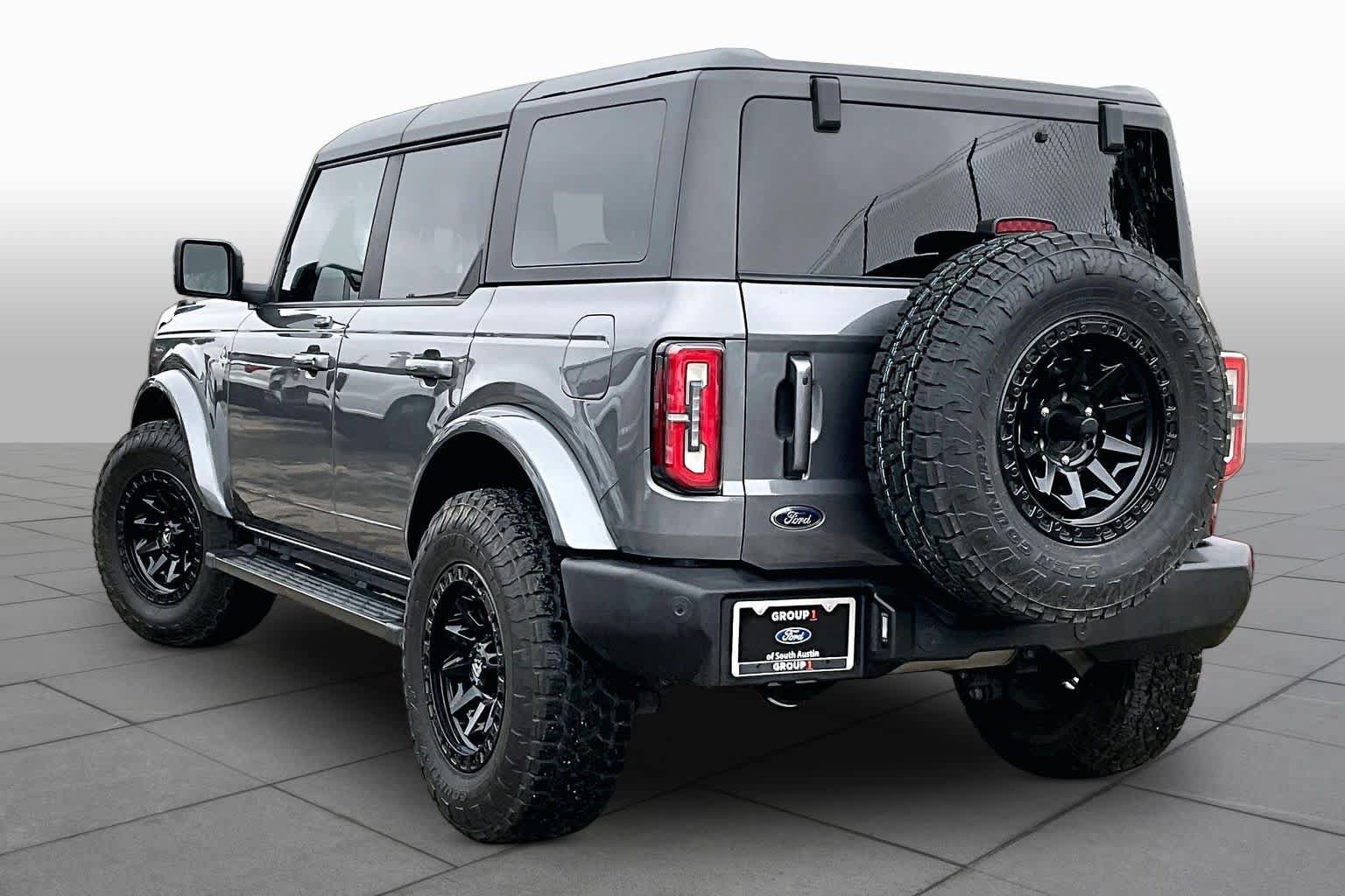 Used 2023 Ford Bronco Outer Banks AWD/4WD image 12