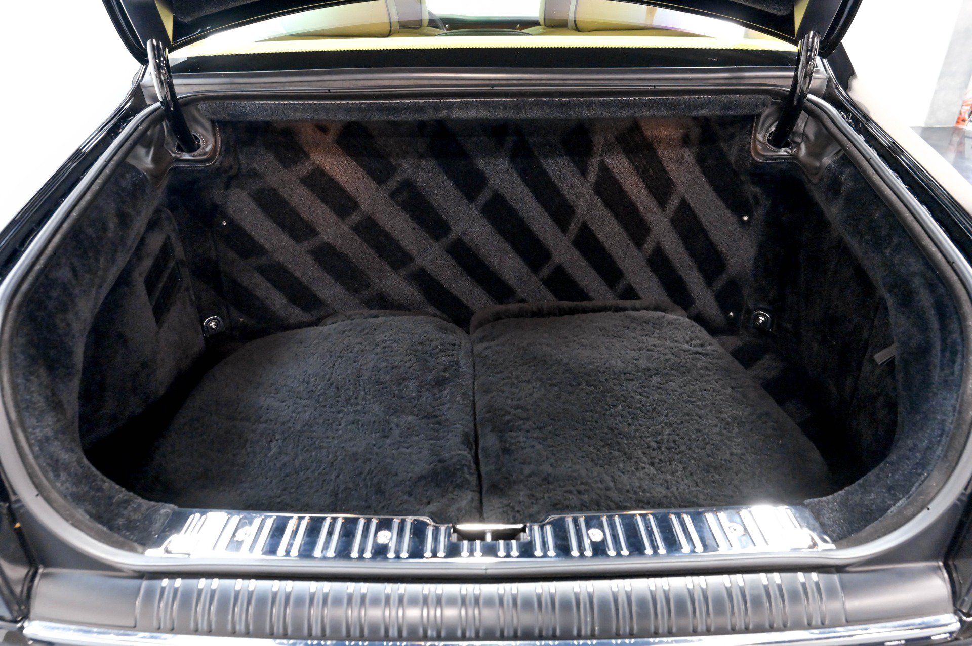 Used 2013 Rolls-Royce Phantom Sedan RWD image 65