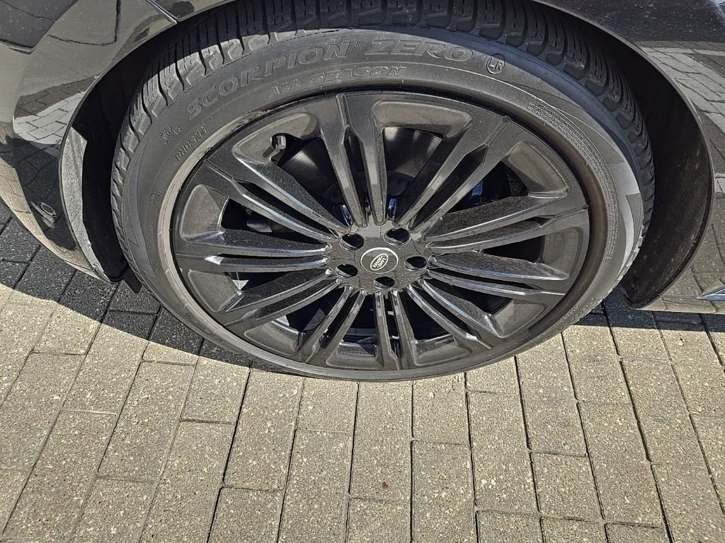 Certified 2023 Land Rover Range Rover SE image 10