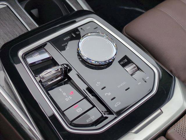 Used 2024 BMW 760i xDrive w/ Premium Package 2 AWD/4WD image 12