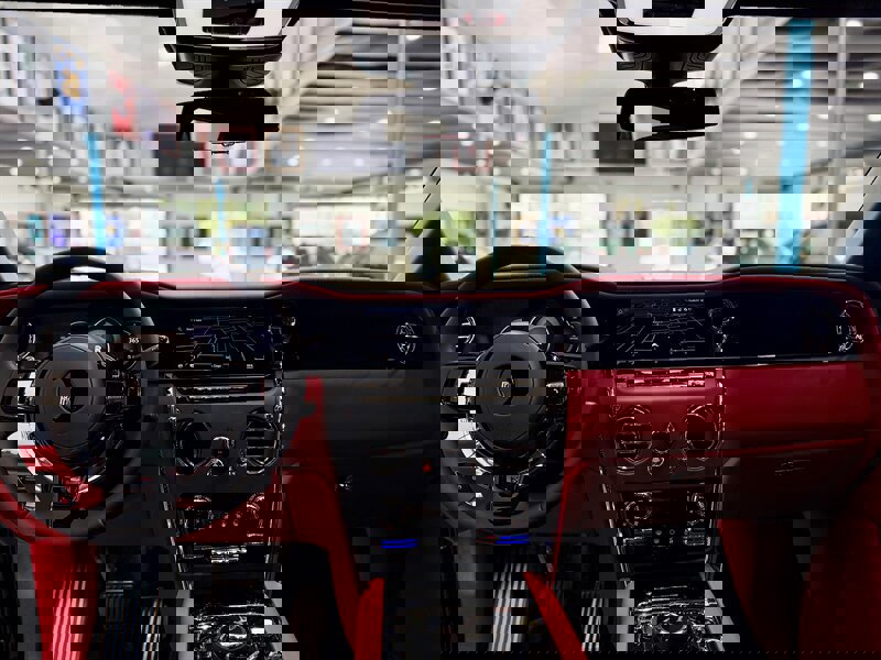 Used 2026 Rolls-Royce Cullinan image 12