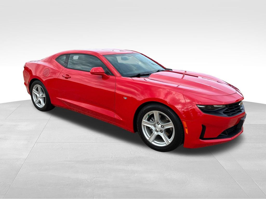 Used 2021 Chevrolet Camaro LT RWD image 8