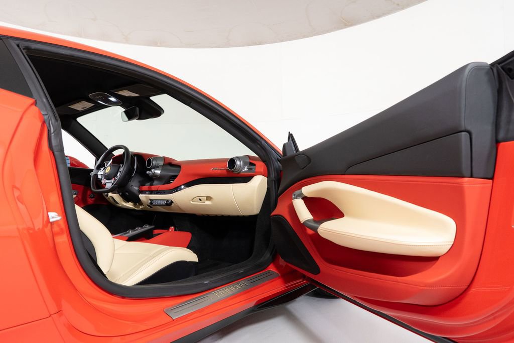 Used 2021 Ferrari F8 Tributo image 32