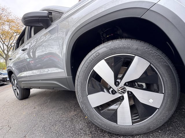 New 2025 Volkswagen Taos S image 7