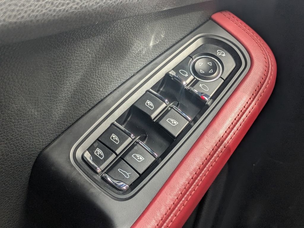 Used 2017 Porsche Macan S image 12