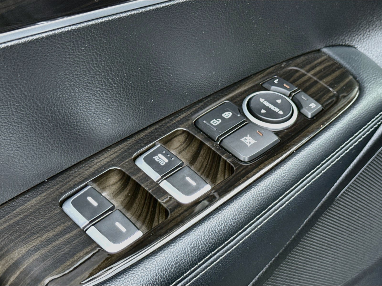 Used 2019 Kia Sorento L FWD image 10