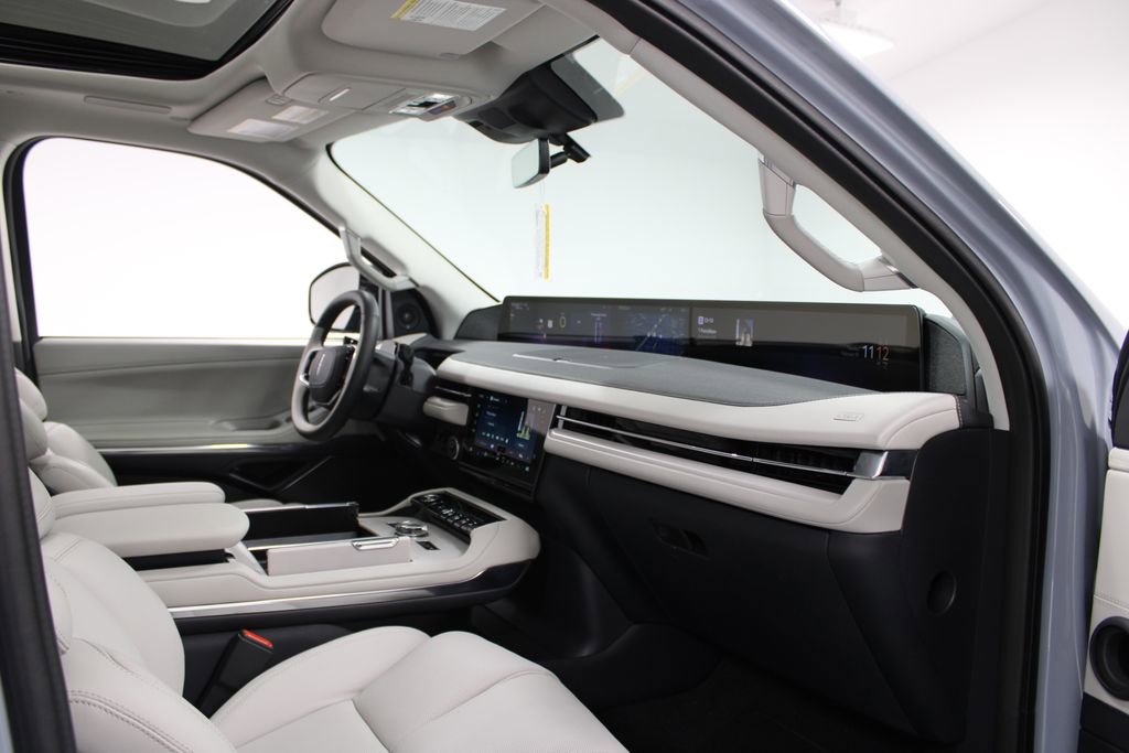 New 2026 Lincoln Navigator Reserve image 30