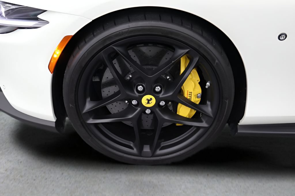 Used 2023 Ferrari Roma RWD image 9