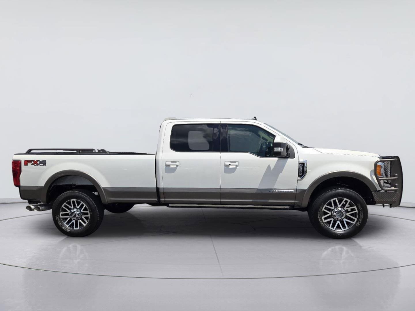 Used 2019 Ford F350 Lariat w/ Lariat Ultimate Package AWD/4WD image 4