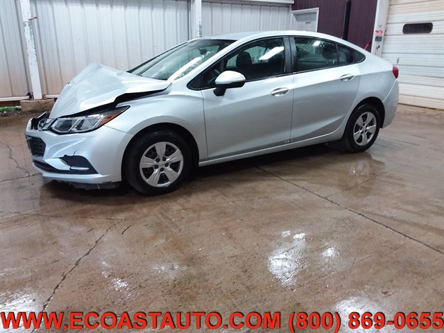 Used 2018 Chevrolet Cruze LS FWD image 3