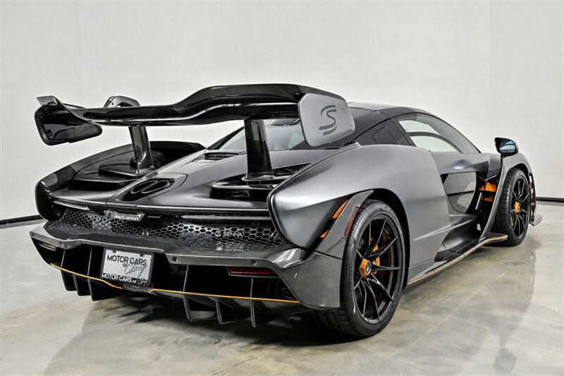 Used 2019 McLaren Senna RWD image 7