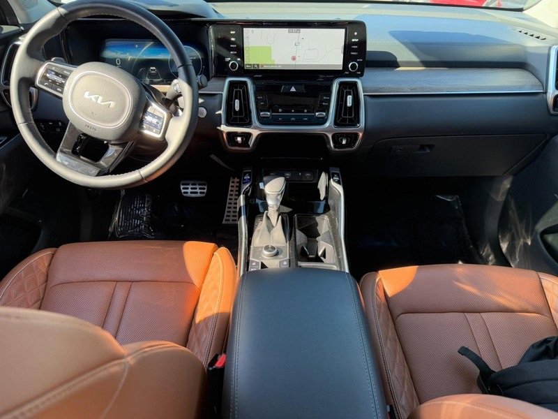 Used 2023 Kia Sorento SX Prestige image 11