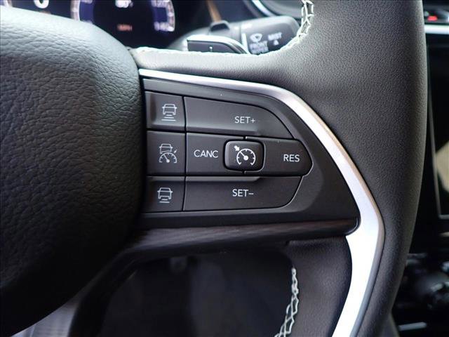 New 2025 Jeep Grand Cherokee Laredo w/ Luxury Tech Group I image 16