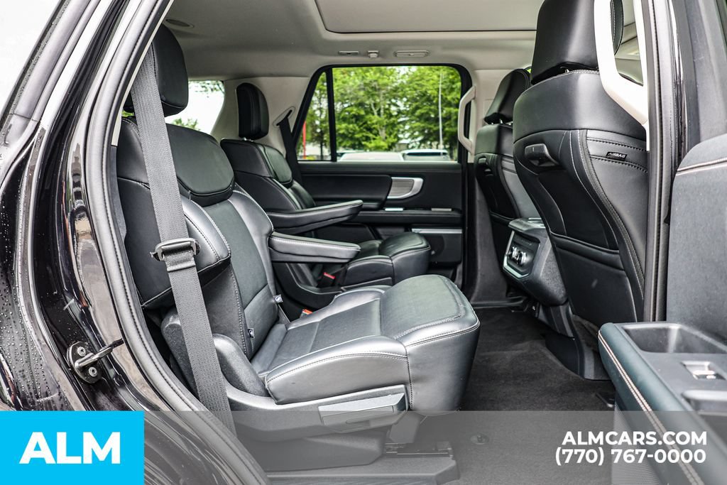 Used 2025 Ford Expedition Platinum AWD/4WD image 22