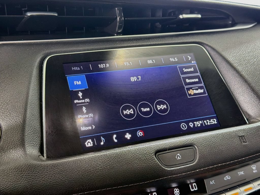 Used 2020 Cadillac XT4 Premium Luxury w/ Cold Weather Package AWD/4WD image 15