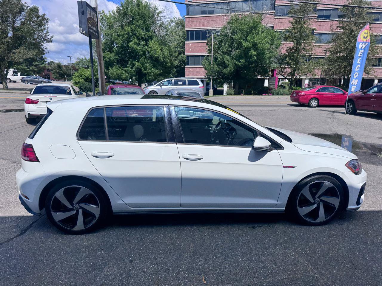 Used 2018 Volkswagen GTI SE FWD image 6