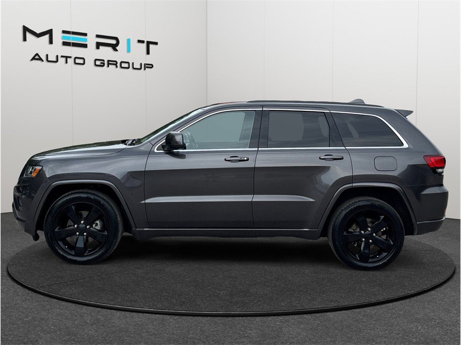 Used 2015 Jeep Grand Cherokee Altitude RWD image 5