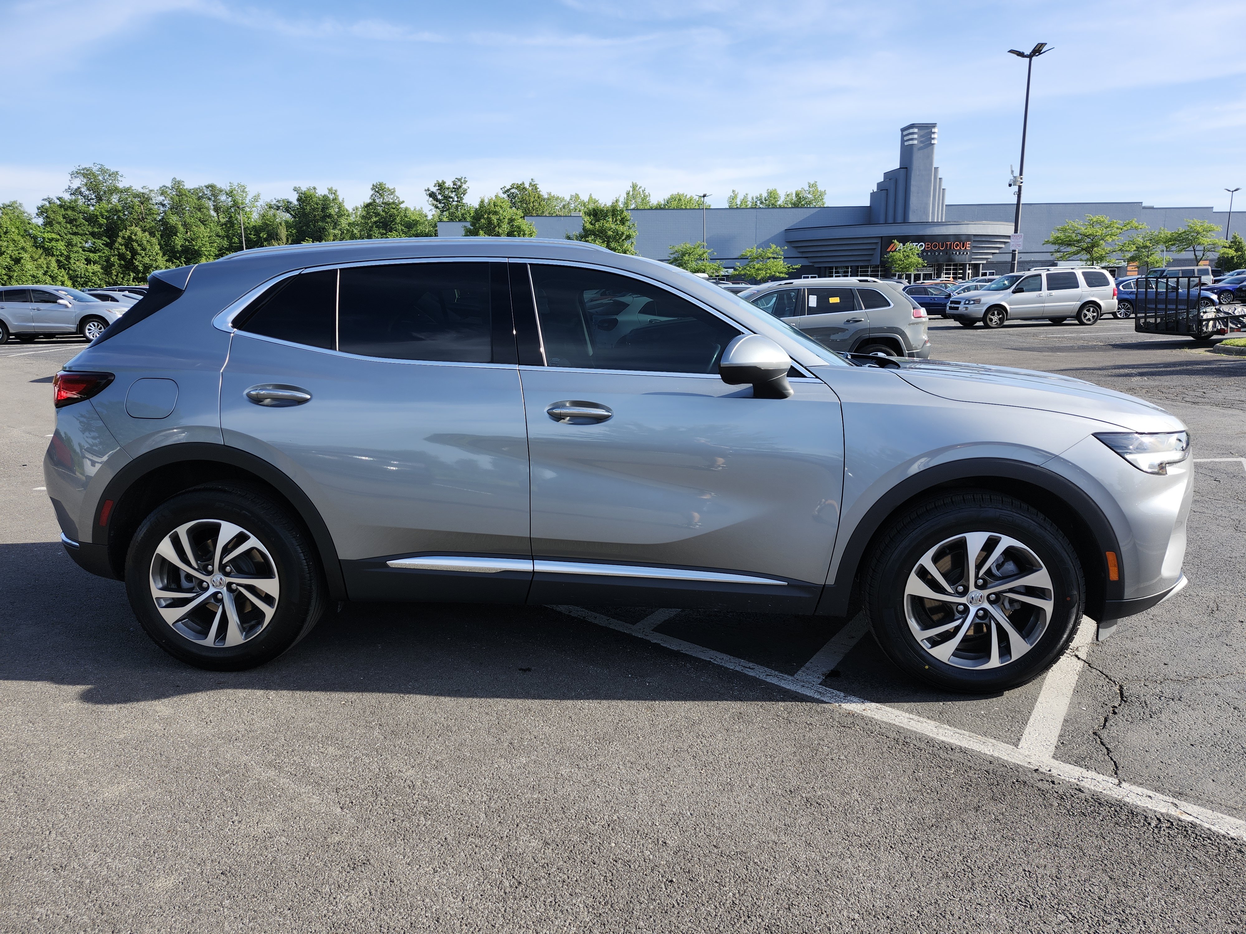 Used 2023 Buick Envision Essence FWD image 18