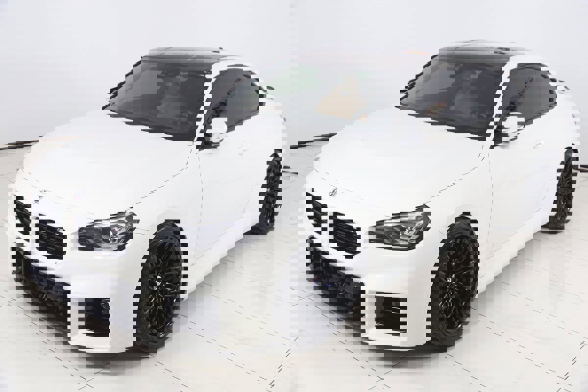 Used 2023 BMW M2 w/ Lighting Package image 28