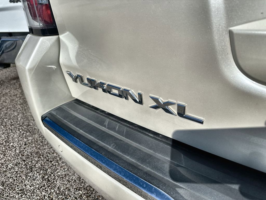 Used 2015 GMC Yukon XL Denali w/ Touring Package RWD image 9